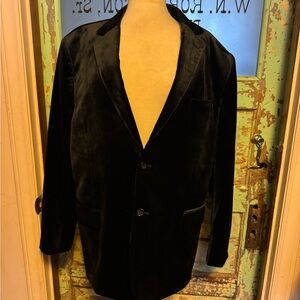 Sophisticated Men's Black Velvet Blazer